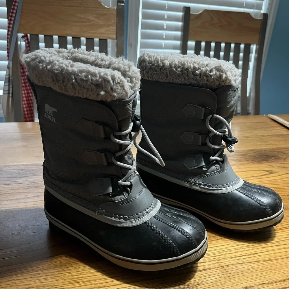 Sorel Kids' Black and Gray Winter Boots Size 3